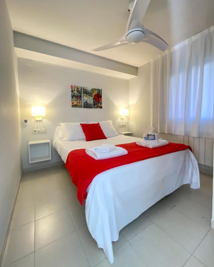 Apartaments Gibert 산 안토니 드 칼론헤 외부 사진